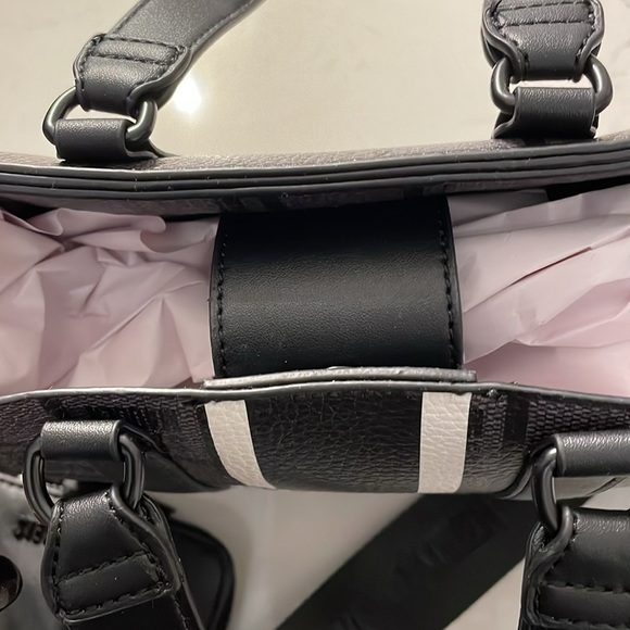 87. Steve Madden Crossbody NWT black, white, grey bag - Picture 8 of 8
